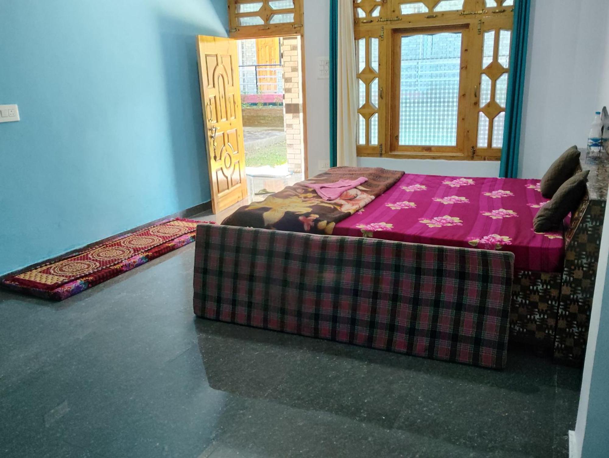 Dog N Hill Hotell Kasol Eksteriør bilde