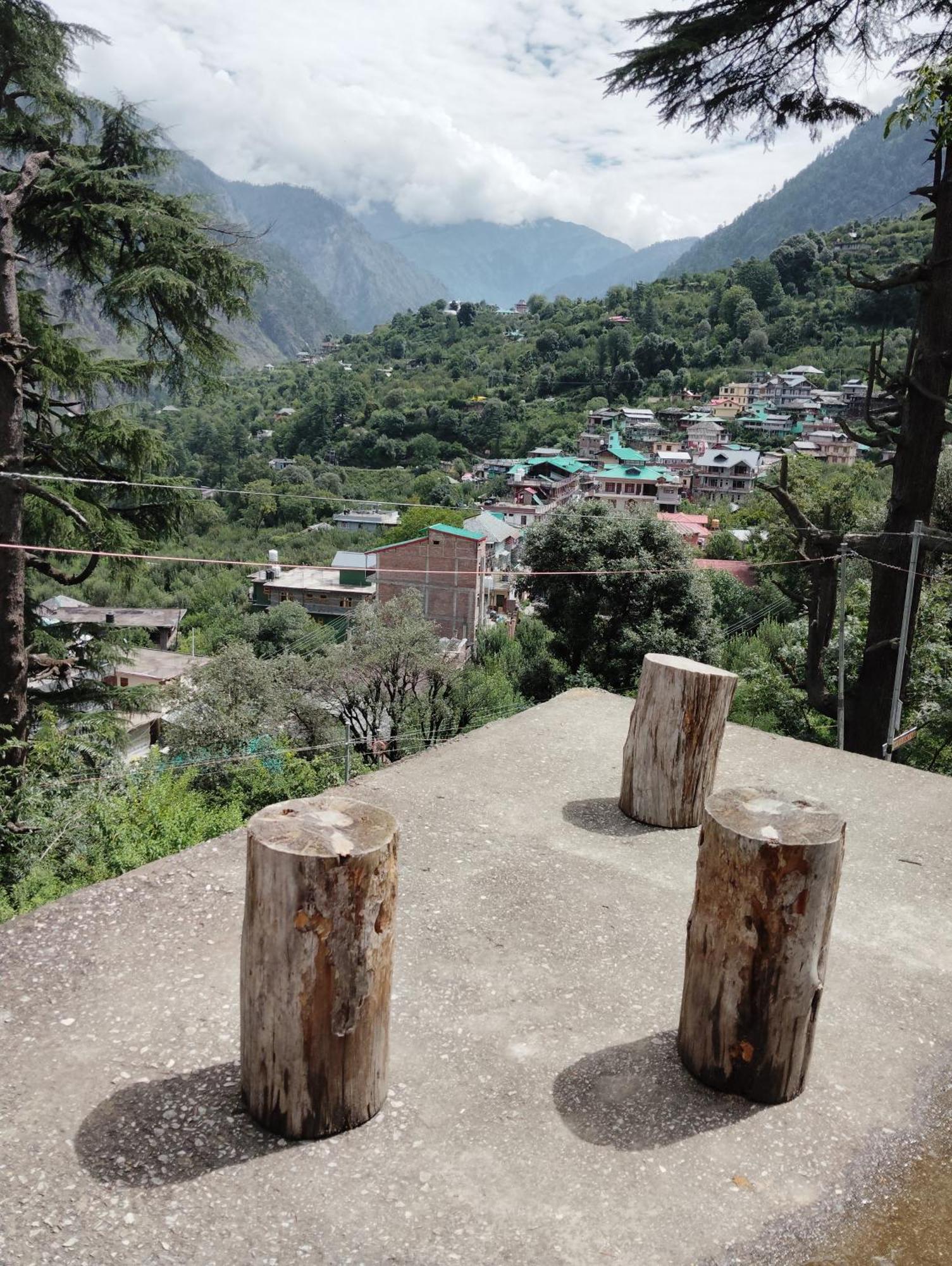 Dog N Hill Hotell Kasol Eksteriør bilde