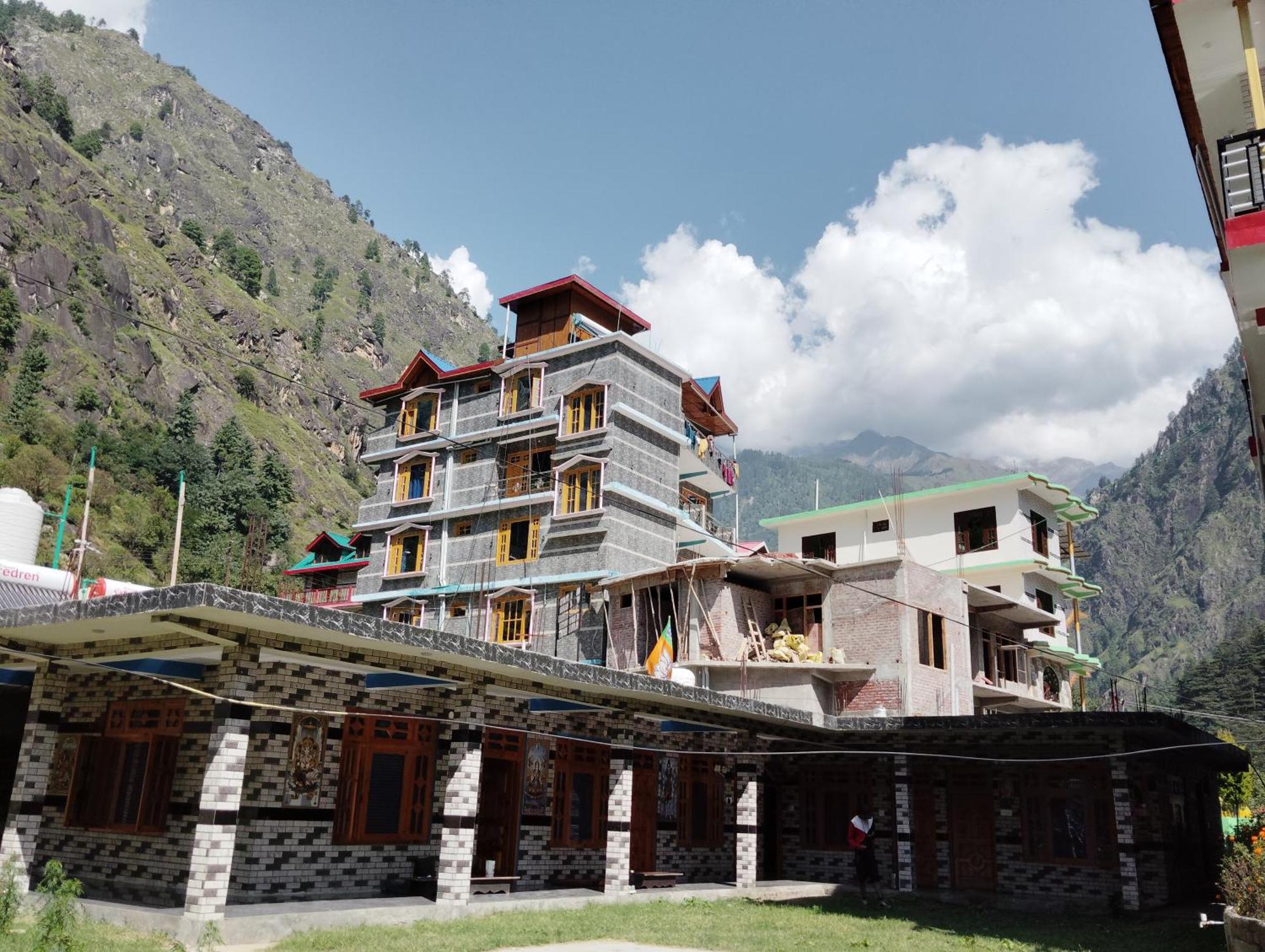 Dog N Hill Hotell Kasol Eksteriør bilde