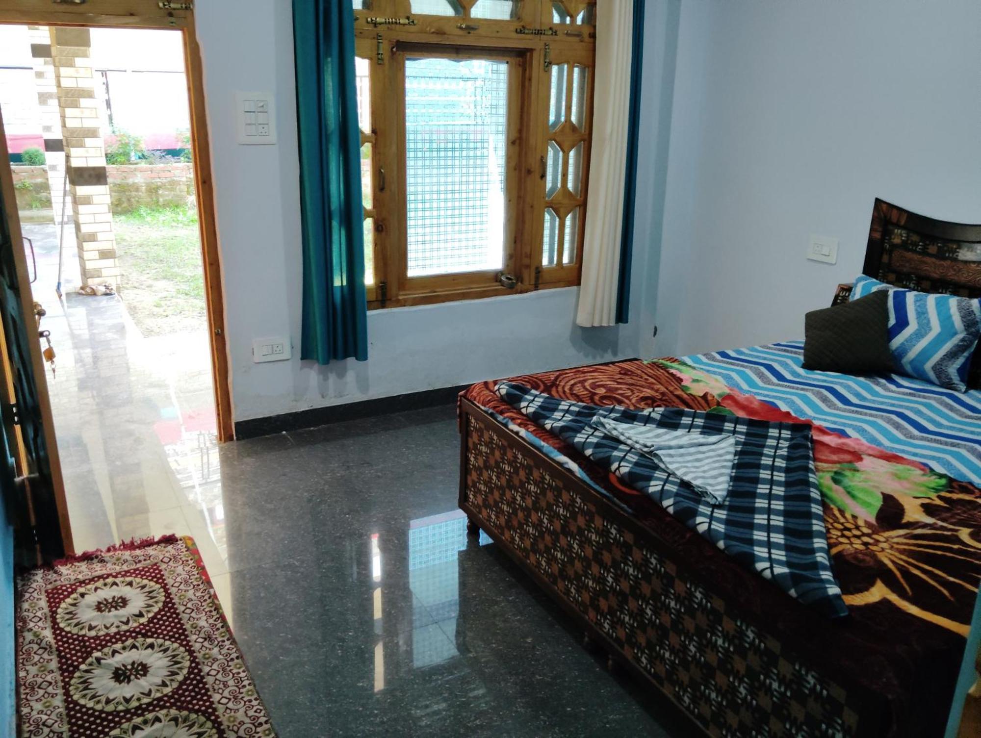 Dog N Hill Hotell Kasol Eksteriør bilde