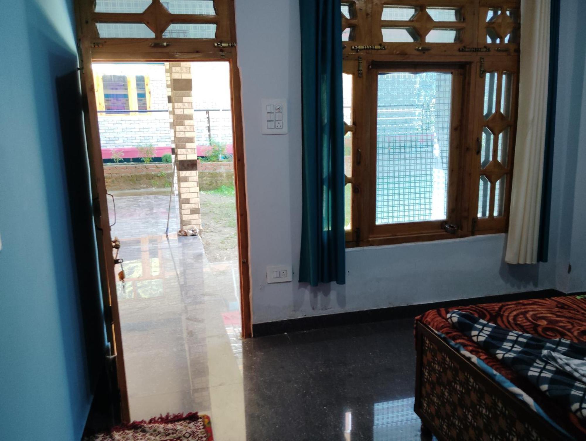 Dog N Hill Hotell Kasol Eksteriør bilde