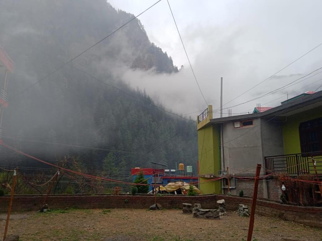Dog N Hill Hotell Kasol Eksteriør bilde